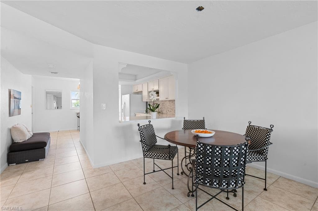 354 Charlemagne Blvd E204, Naples, FL 34112-6