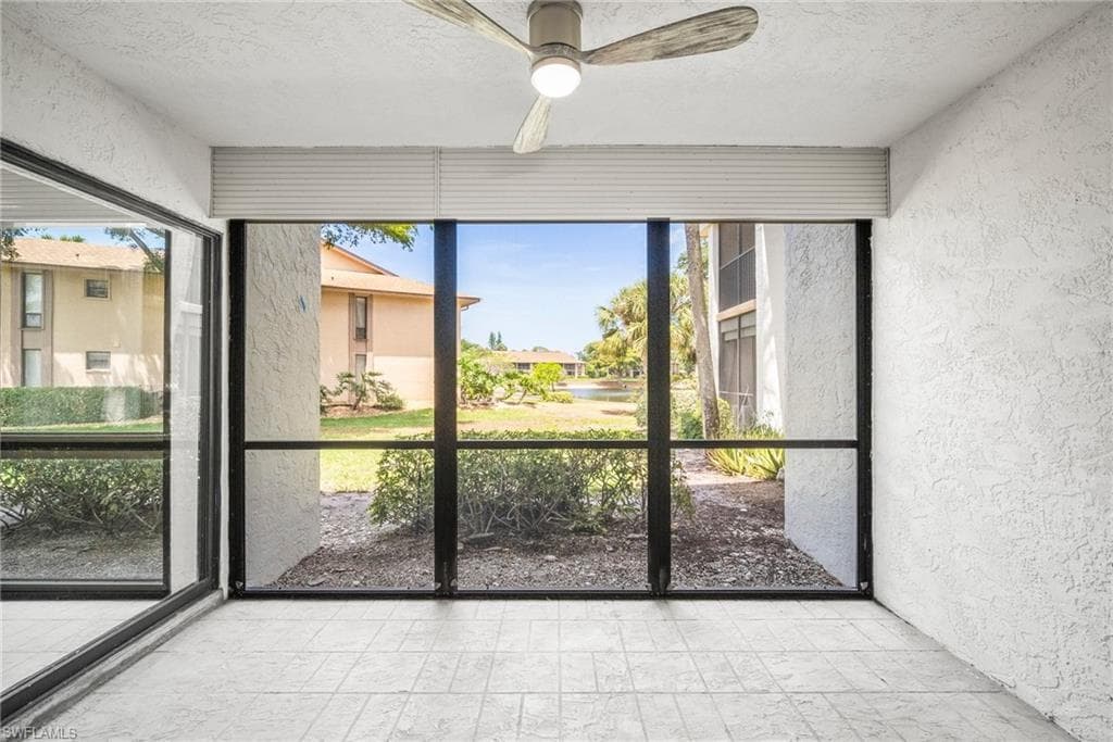 517 Lake Louise Cir 101, Naples, FL 34110-21