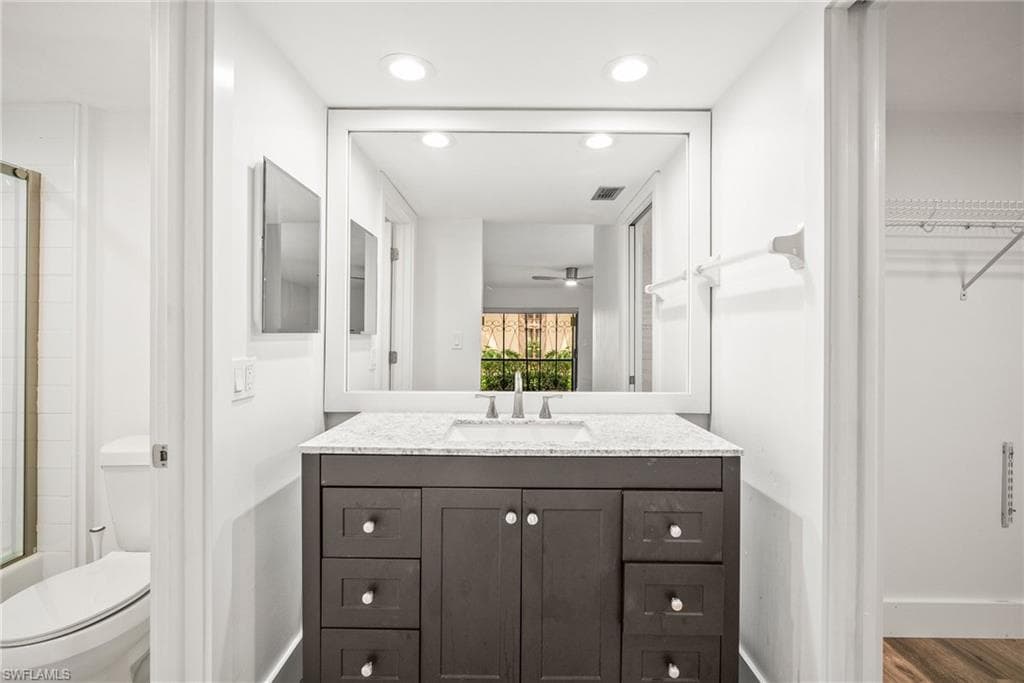 517 Lake Louise Cir 101, Naples, FL 34110-27