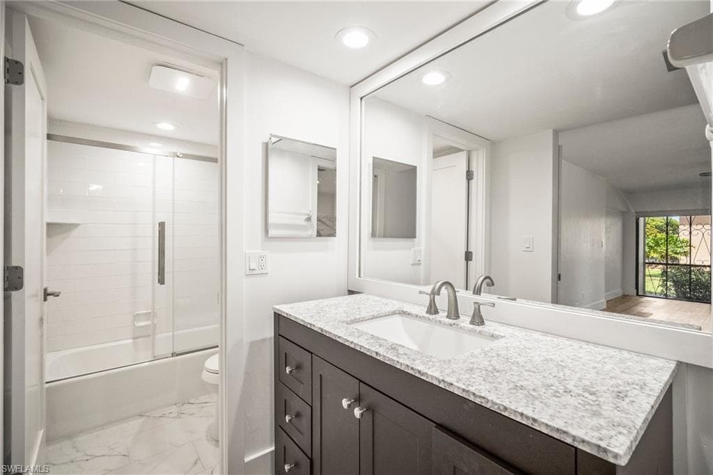 517 Lake Louise Cir 101, Naples, FL 34110-28