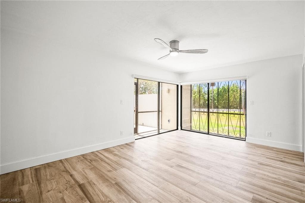 517 Lake Louise Cir 101, Naples, FL 34110-32