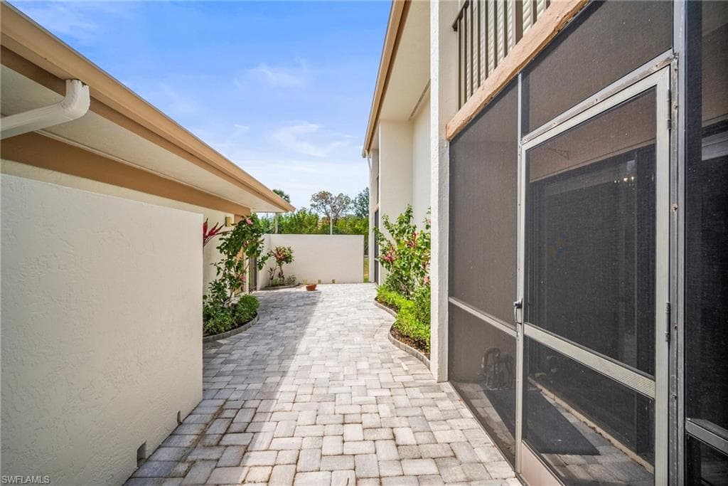 517 Lake Louise Cir 101, Naples, FL 34110-36
