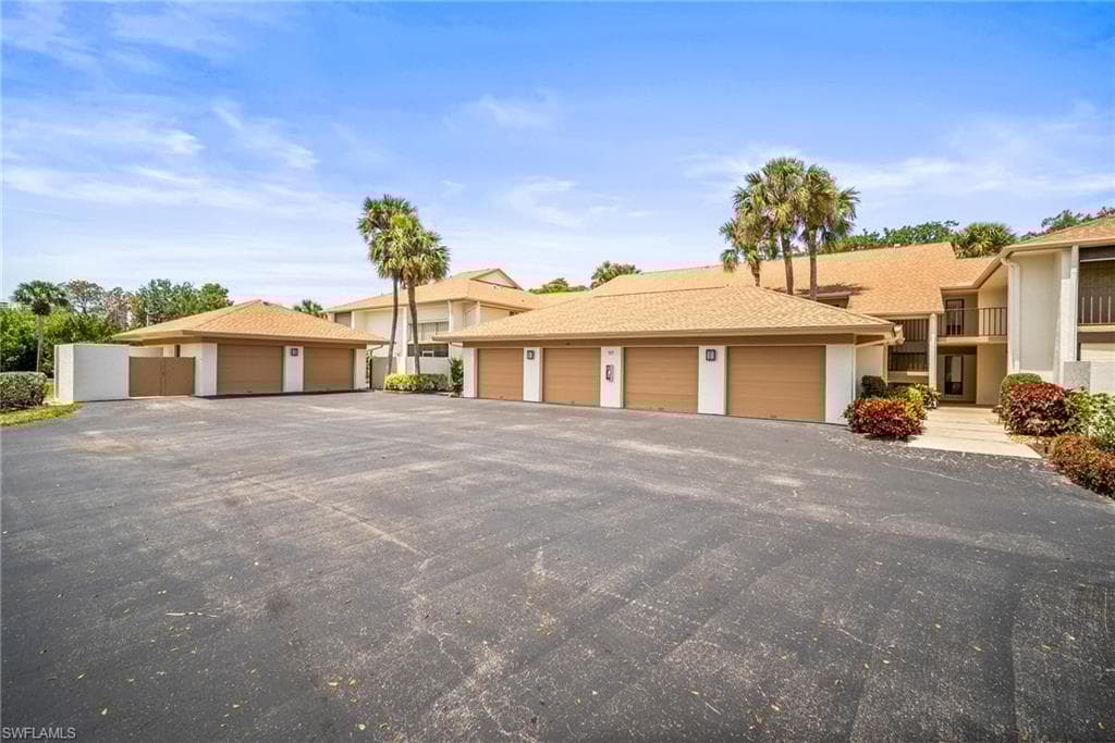 517 Lake Louise Cir 101, Naples, FL 34110-41