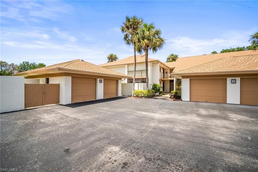 517 Lake Louise Cir 101, Naples, FL 34110-42