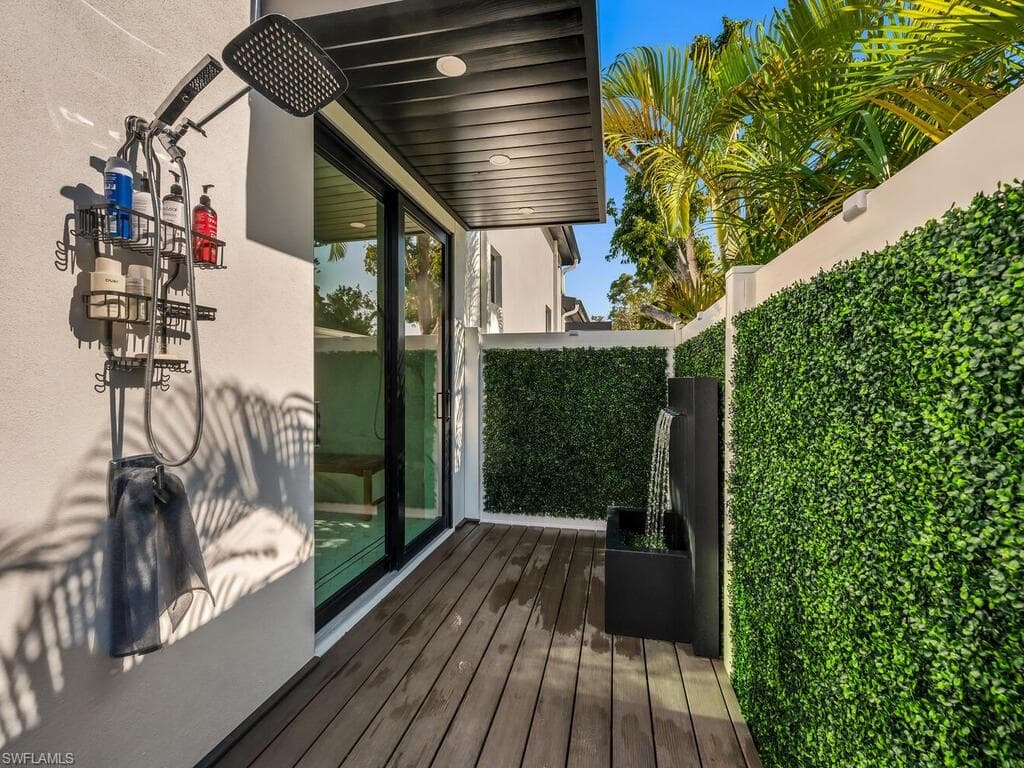 1251 Creech Rd, Naples, FL 34103-21