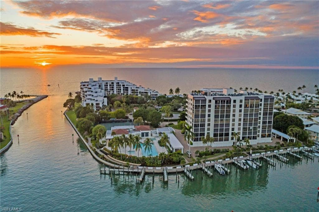 2310 Gulf Shore Blvd N 112, Naples, FL 34103-25