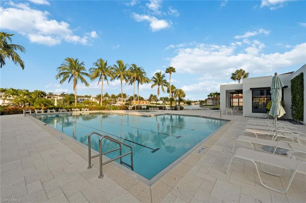 2310 Gulf Shore Blvd N 112, Naples, FL 34103-26