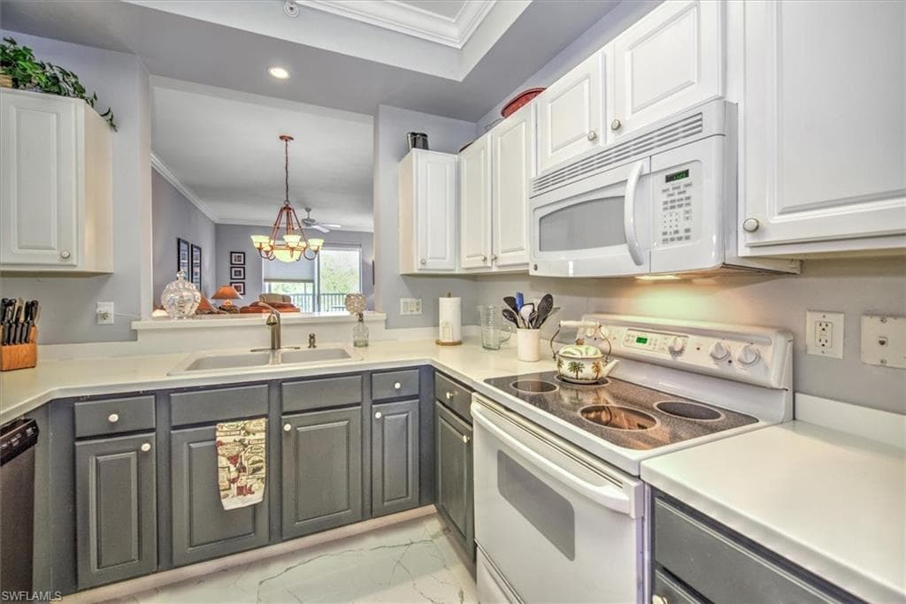 3935 Loblolly Bay Dr 305, Naples, FL 34114-13