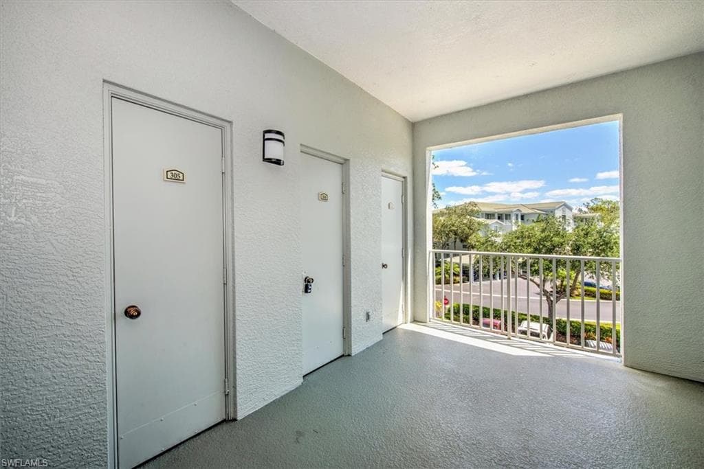 3935 Loblolly Bay Dr 305, Naples, FL 34114-24