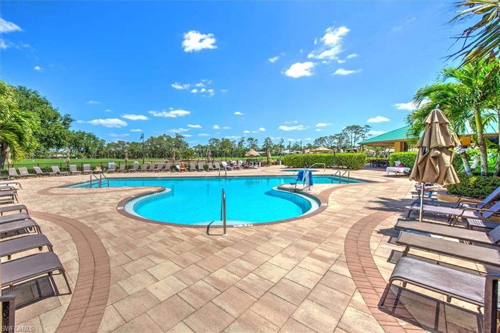 3935 Loblolly Bay Dr 305, Naples, FL 34114-27