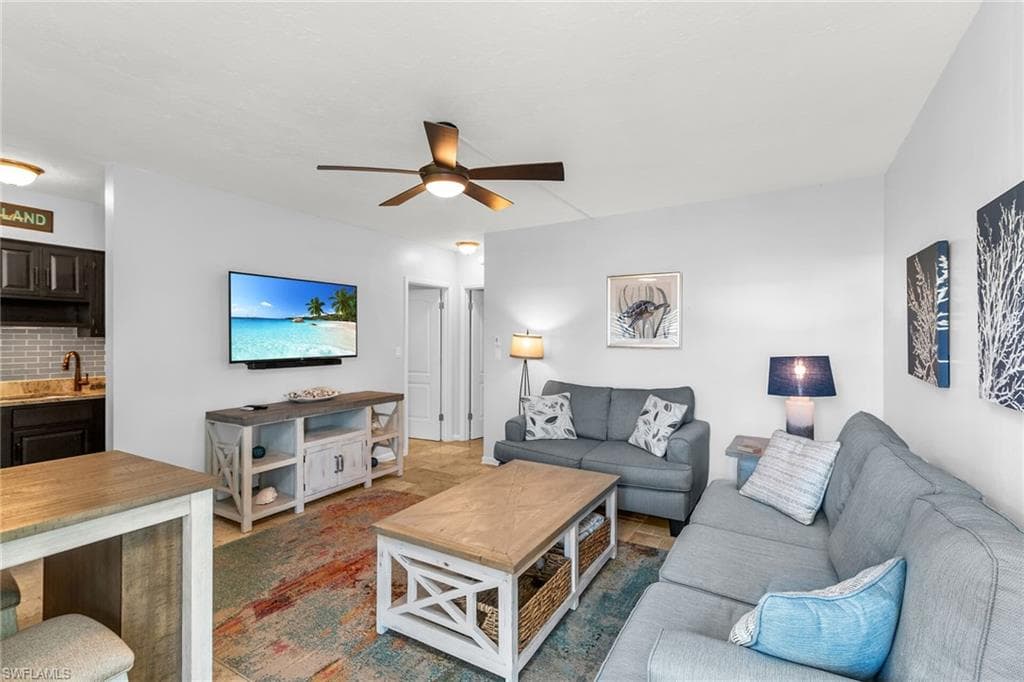 130 Collier Blvd G2, Marco Island, FL 34145-3