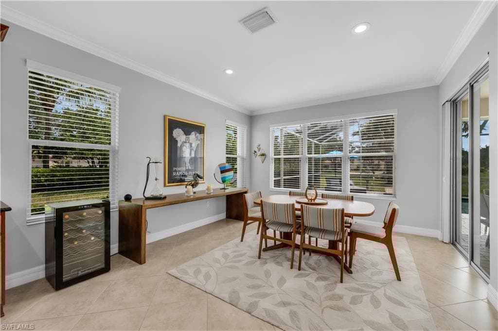8637 Julia Ln, Naples, FL 34114-10
