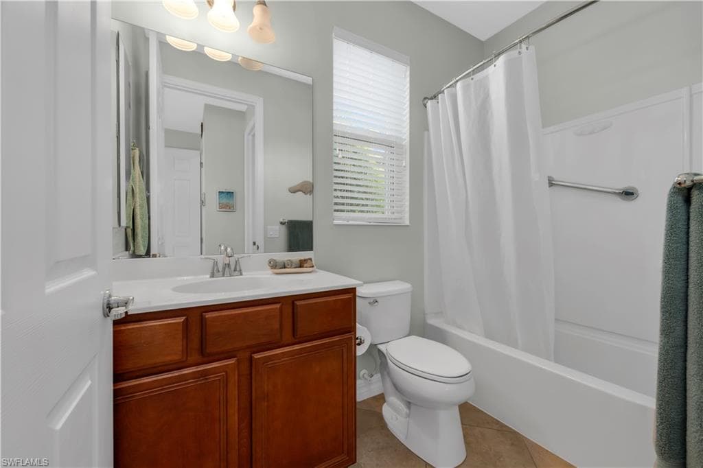 8637 Julia Ln, Naples, FL 34114-17