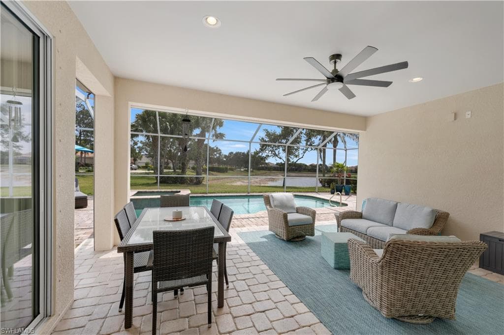 8637 Julia Ln, Naples, FL 34114-18