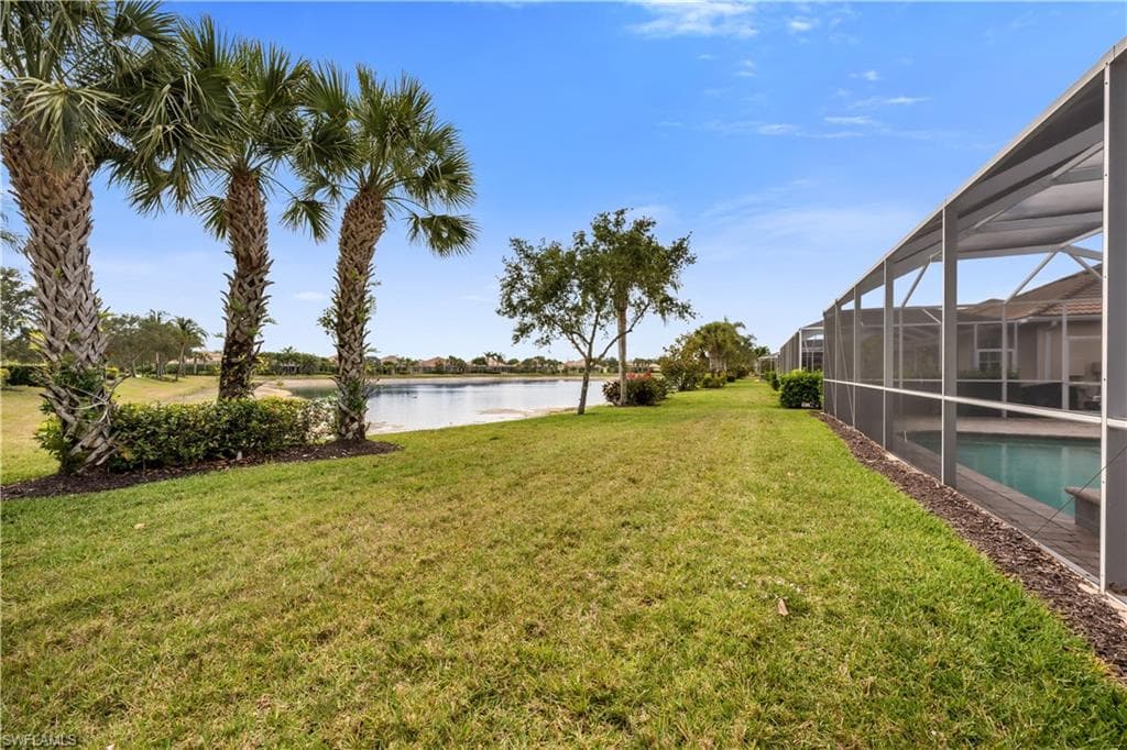 8637 Julia Ln, Naples, FL 34114-4