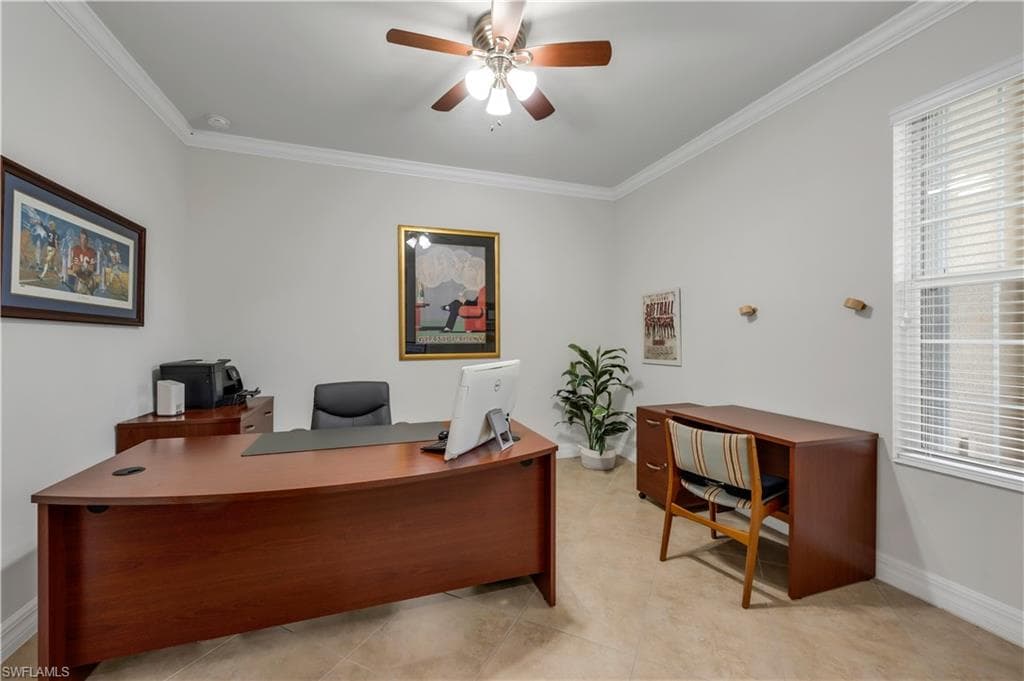 8637 Julia Ln, Naples, FL 34114-7
