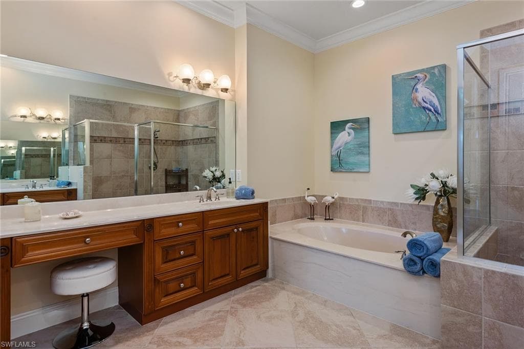 3160 Serena Ln 202, Naples, FL 34114-15
