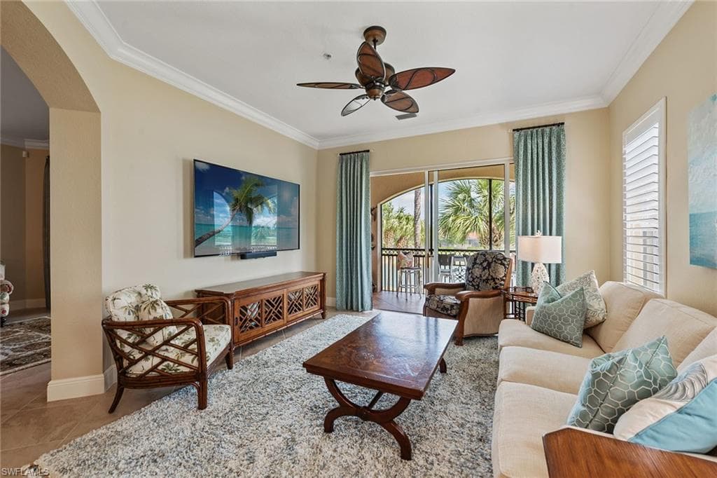 3160 Serena Ln 202, Naples, FL 34114-19