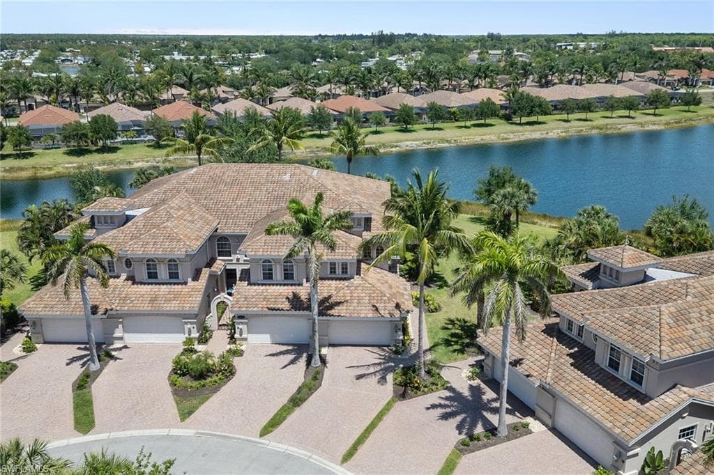 3160 Serena Ln 202, Naples, FL 34114-29