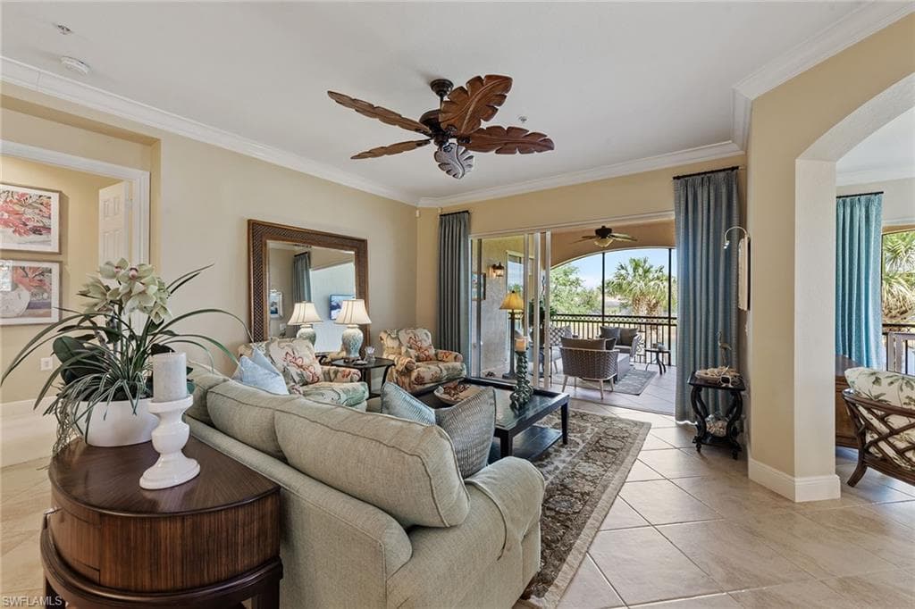 3160 Serena Ln 202, Naples, FL 34114-6
