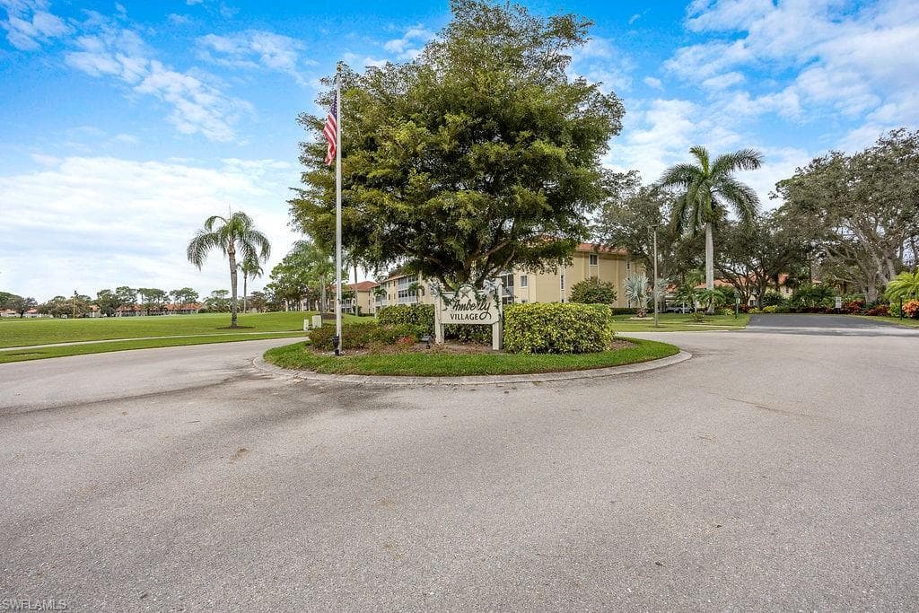 3705 Amberly Cir F102, Naples, FL 34112-27