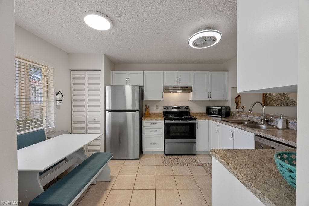 3705 Amberly Cir F102, Naples, FL 34112-3
