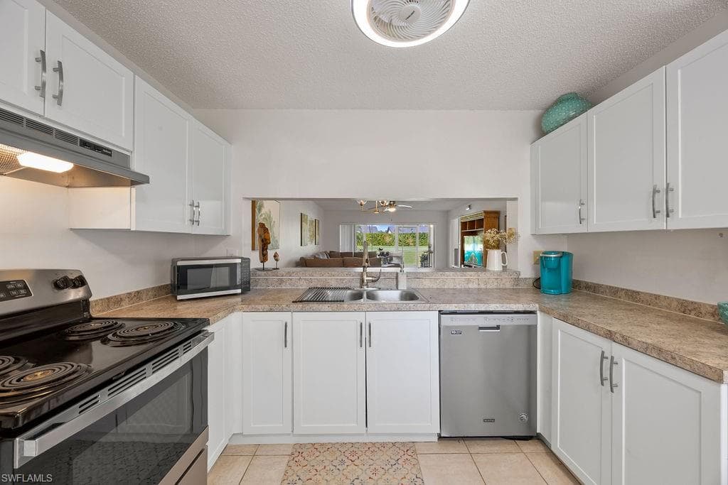 3705 Amberly Cir F102, Naples, FL 34112-4