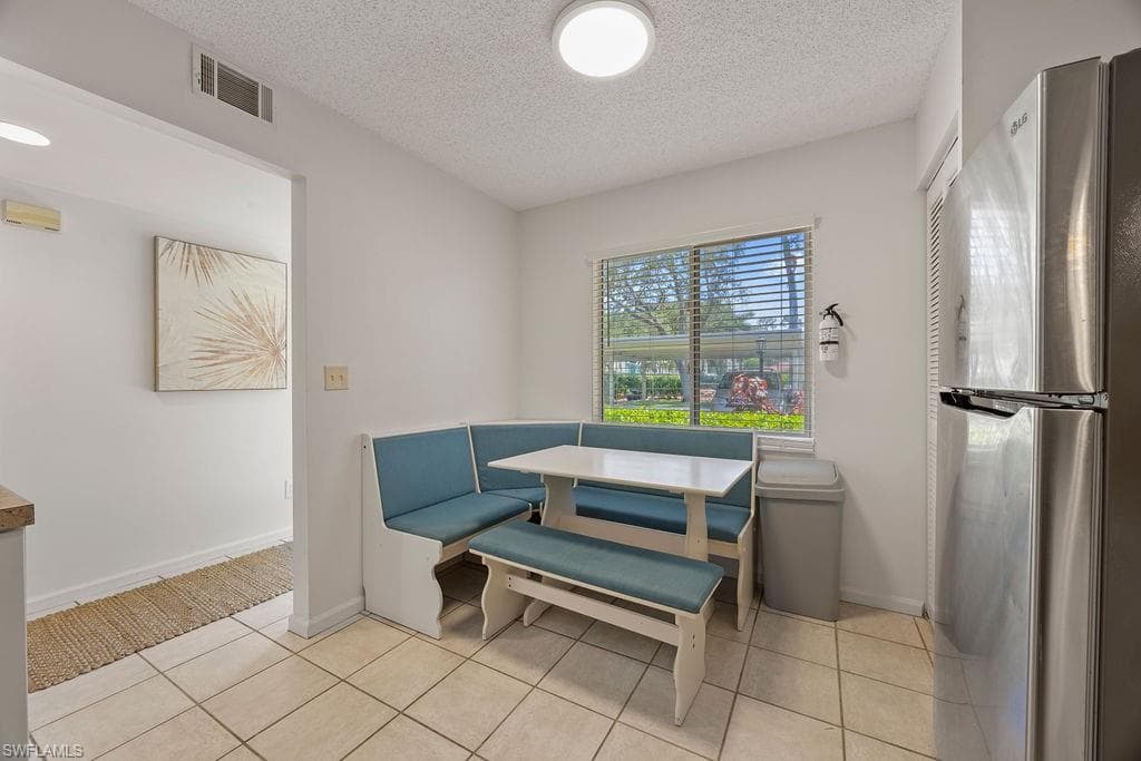 3705 Amberly Cir F102, Naples, FL 34112-5