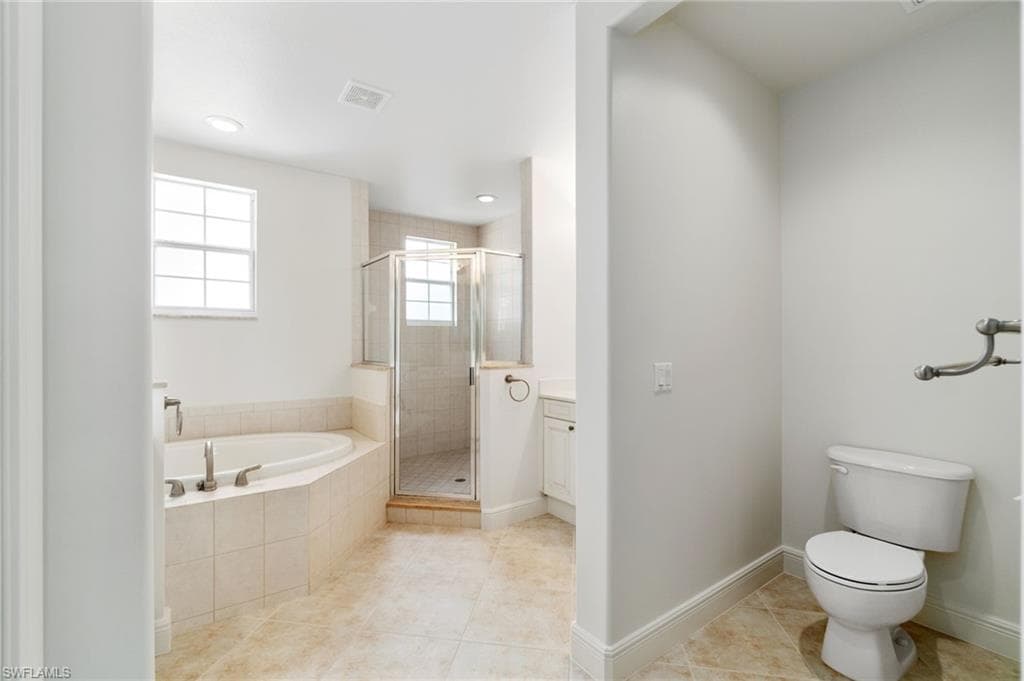 734 Regency Reserve Cir 2702, Naples, FL 34119-22