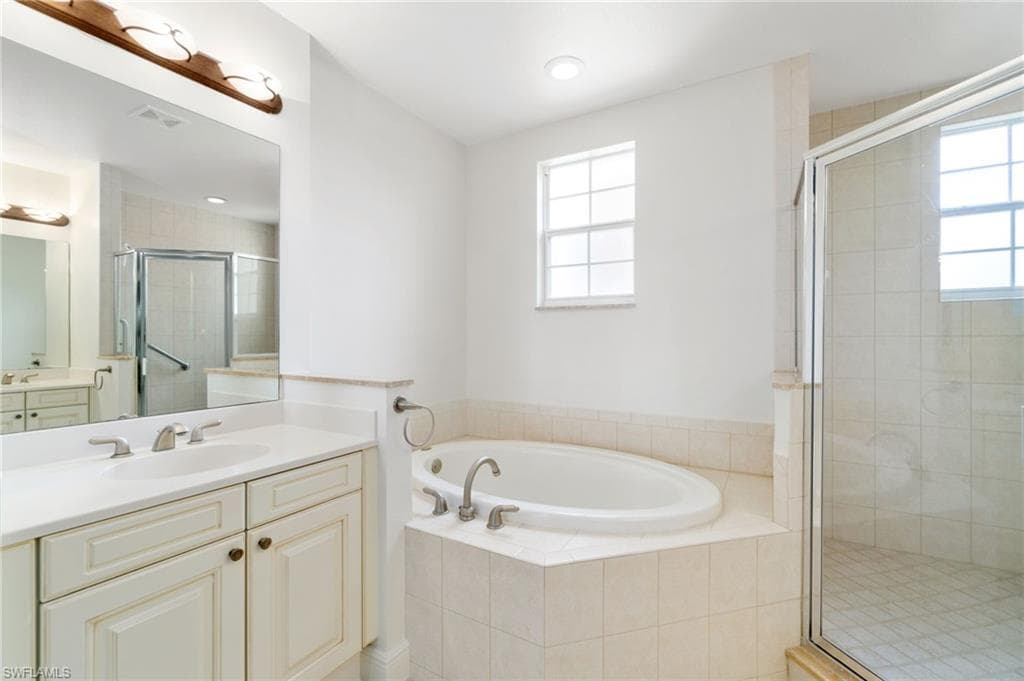 734 Regency Reserve Cir 2702, Naples, FL 34119-24