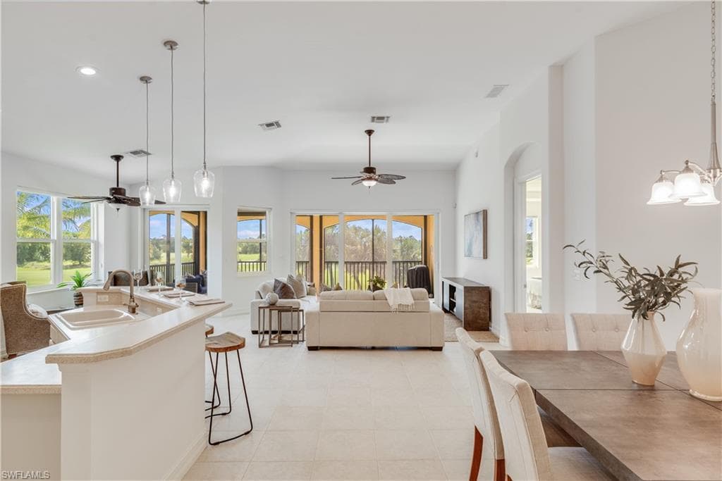 1272 Rialto Way 201, Naples, FL 34114-4