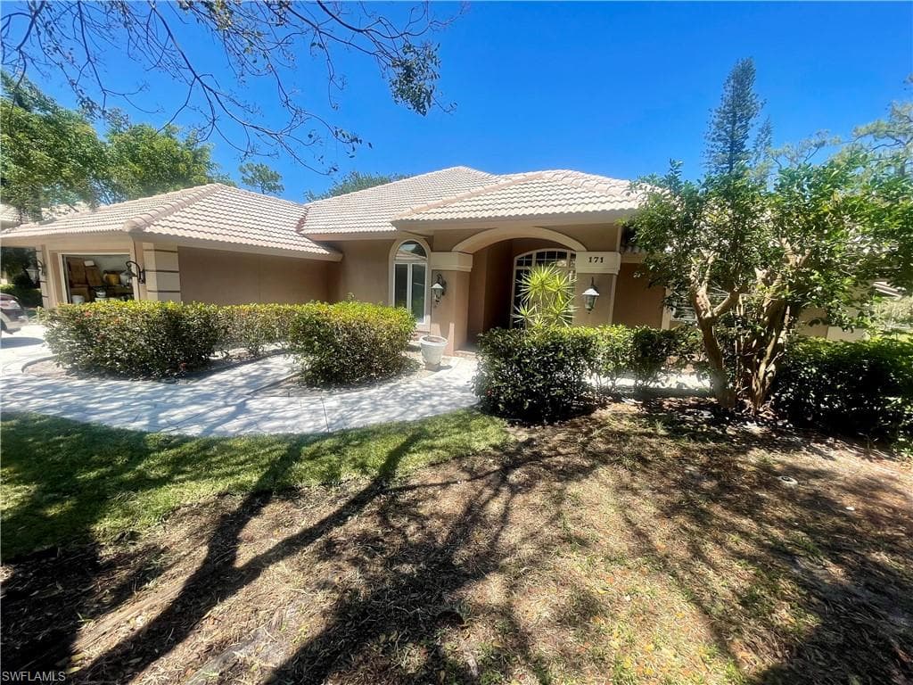 171 Muirfield Cir, Naples, FL 34113-4