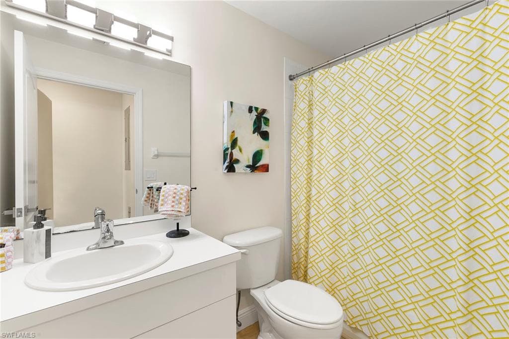 2855 Cypress Trace Cir 203, Naples, FL 34119-17
