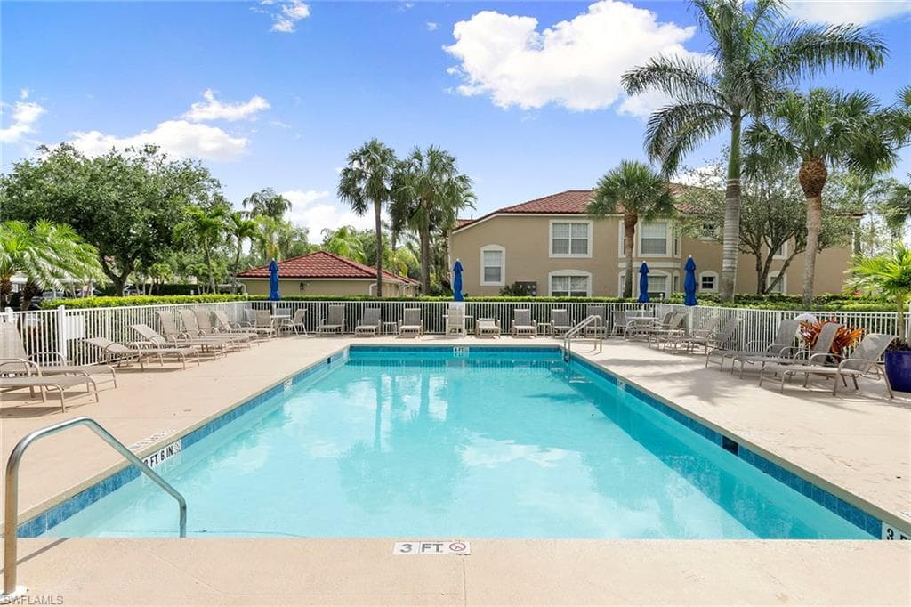 2855 Cypress Trace Cir 203, Naples, FL 34119-22
