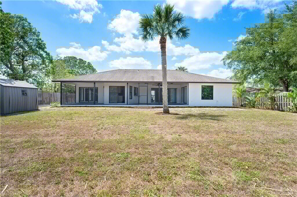 2521 Longboat Dr, Naples, FL 34104-9