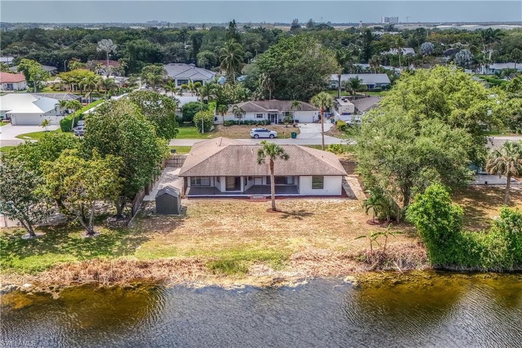 2521 Longboat Dr, Naples, FL 34104-10