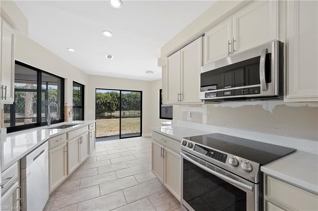 2521 Longboat Dr, Naples, FL 34104-13