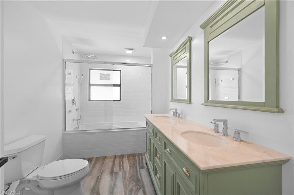 2521 Longboat Dr, Naples, FL 34104-19