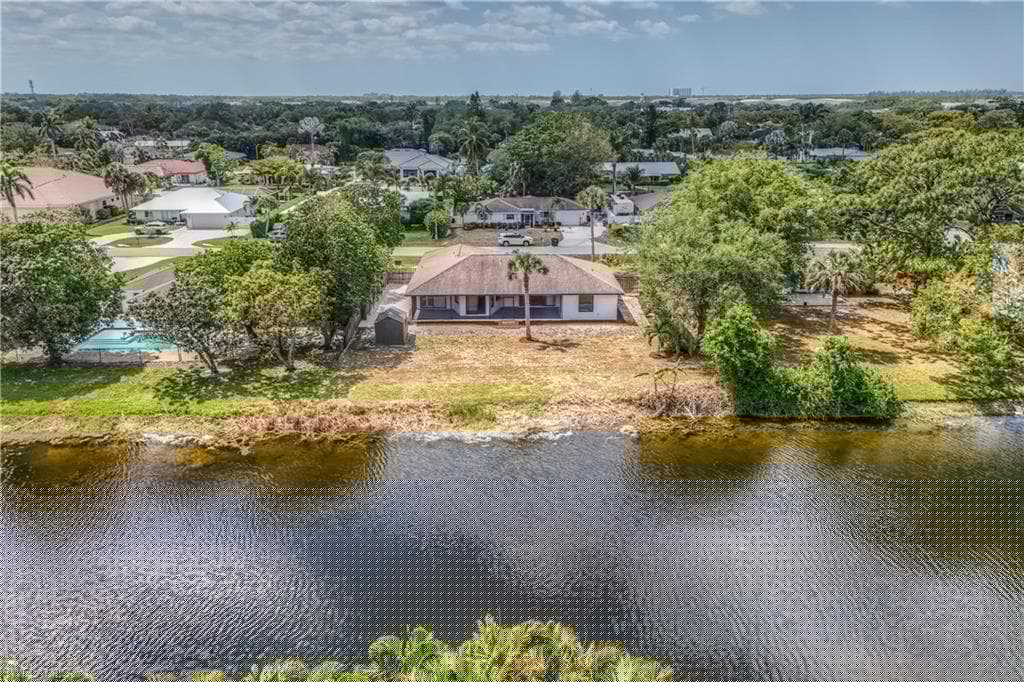 2521 Longboat Dr, Naples, FL 34104-29