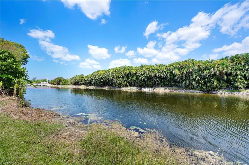 2521 Longboat Dr, Naples, FL 34104-30