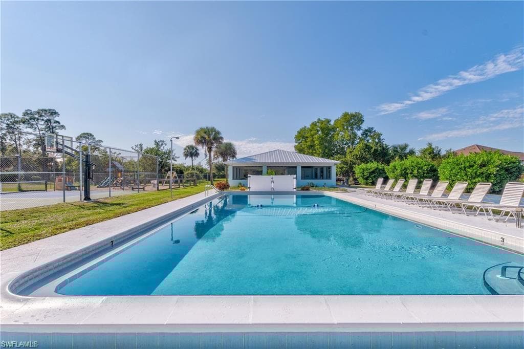 2521 Longboat Dr, Naples, FL 34104-34