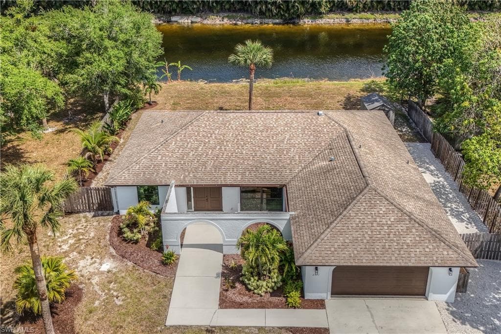 2521 Longboat Dr, Naples, FL 34104-3