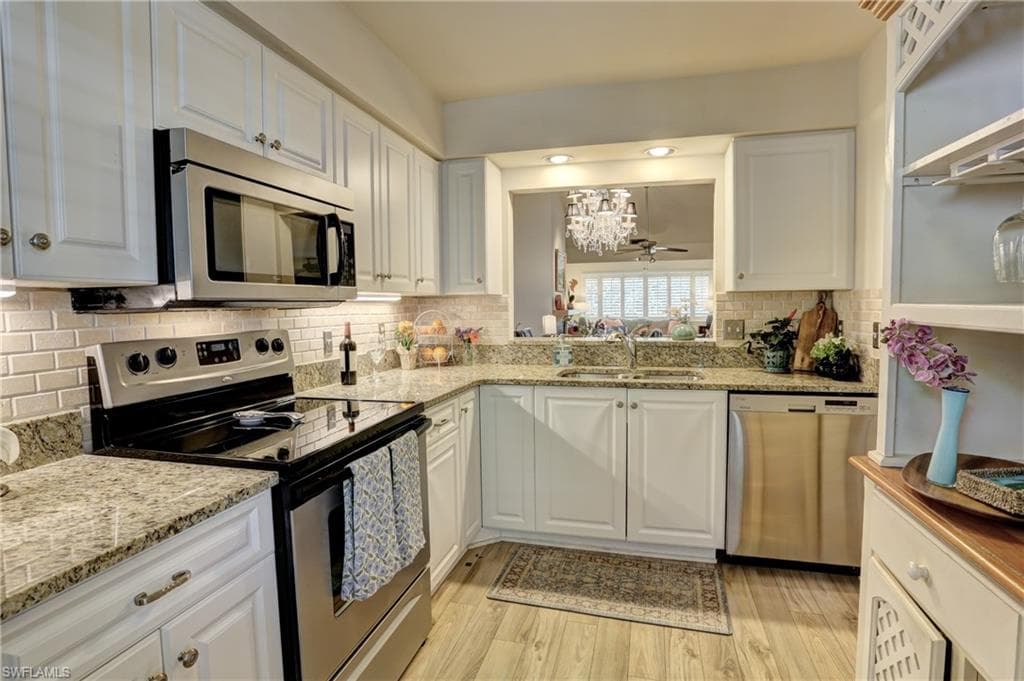 405 Courtside Dr D105, Naples, FL 34105-9