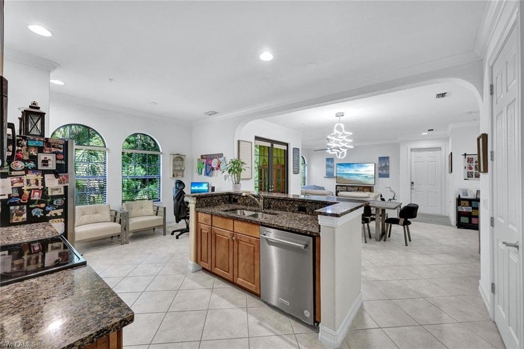 9145 Chula Vista St 13004, Naples, FL 34113-9