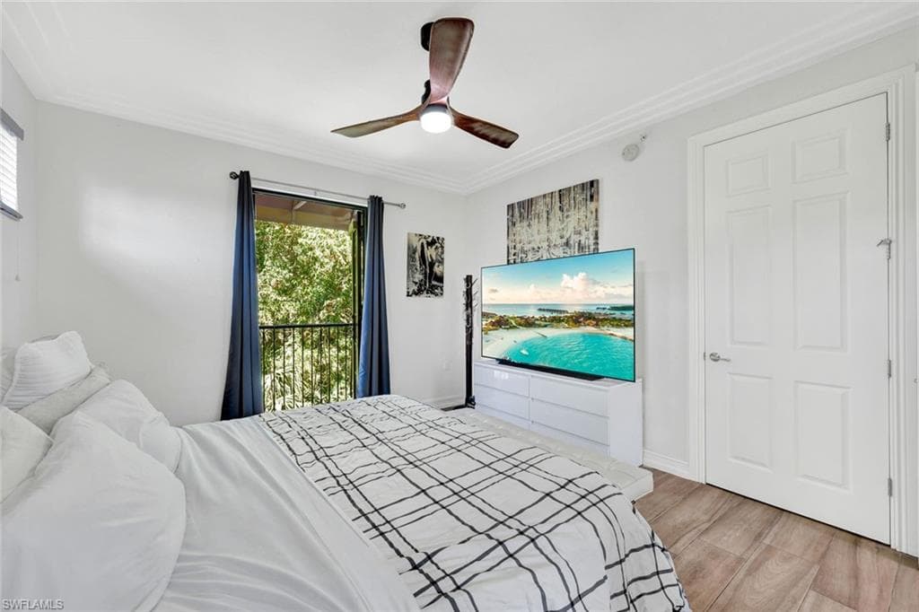 9145 Chula Vista St 13004, Naples, FL 34113-12