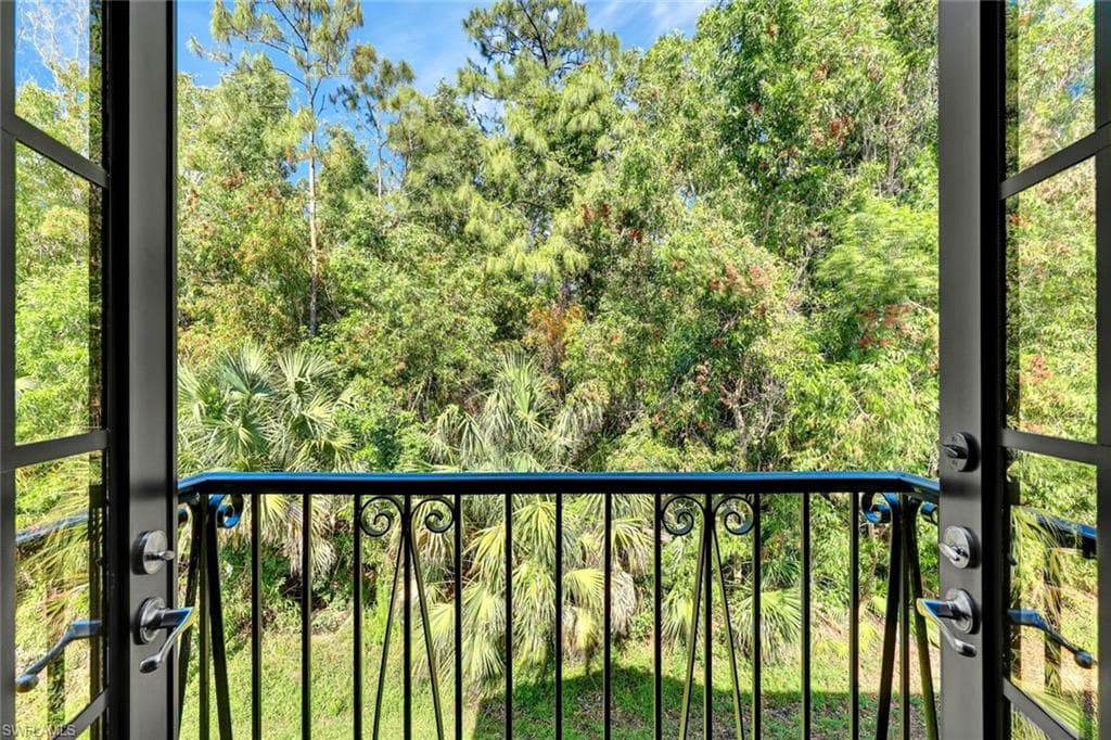 9145 Chula Vista St 13004, Naples, FL 34113-13