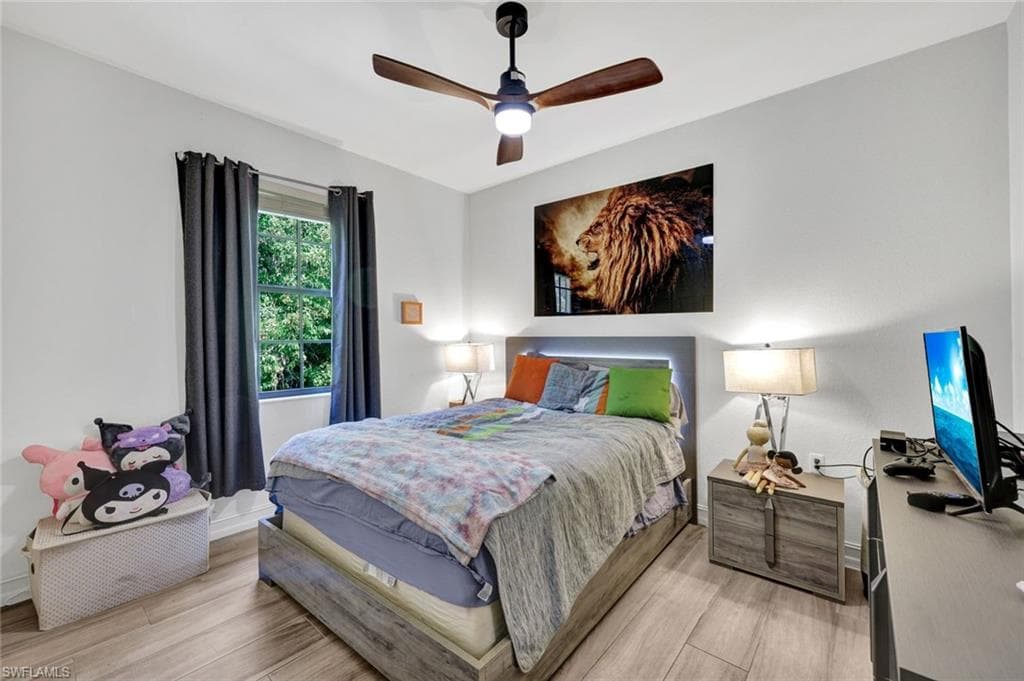 9145 Chula Vista St 13004, Naples, FL 34113-19
