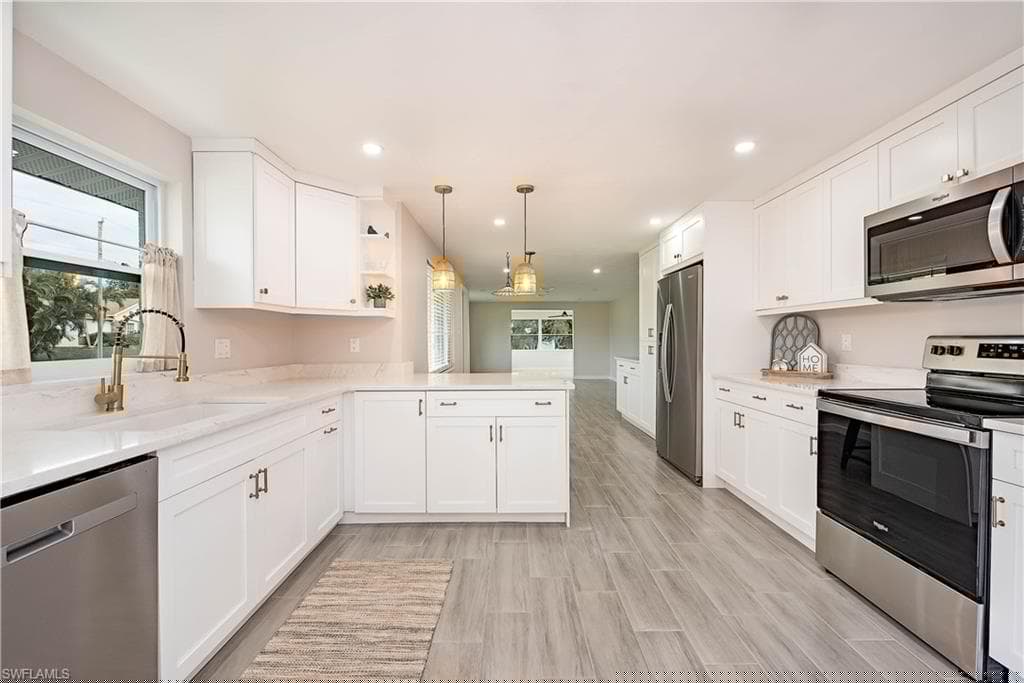 27525 Michigan St, Bonita Springs, FL 34135-5