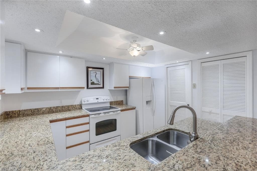 1609 Spoonbill Ln B, Naples, FL 34105-9