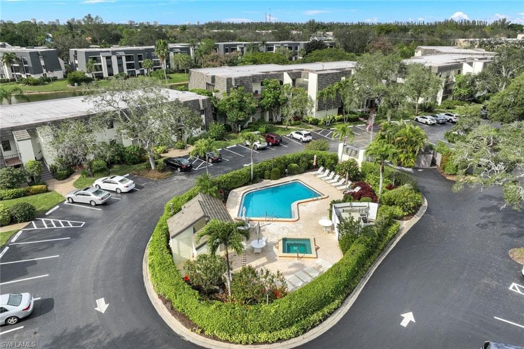 1609 Spoonbill Ln B, Naples, FL 34105-21